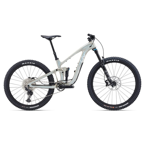 LIV Intrigue X Adv. 3