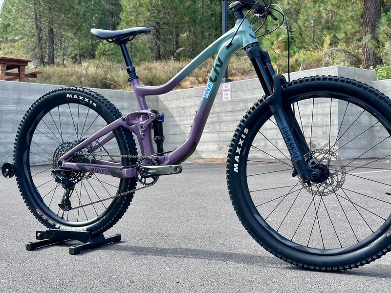 Load image into Gallery viewer, DEMO - Liv Intrigue 27.5 Women's Mountain Bike, Size S
