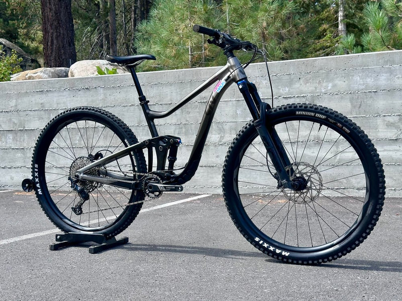 Load image into Gallery viewer, DEMO - Liv Intrigue 29 1 Women's Full Suspension Mountain Bike, Size M
