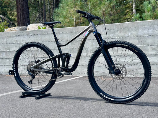 DEMO - Liv Intrigue 29 1 Women's Full Suspension Mountain Bike, Size M